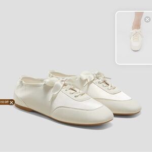 Women's Cream Vivaia Sneakers